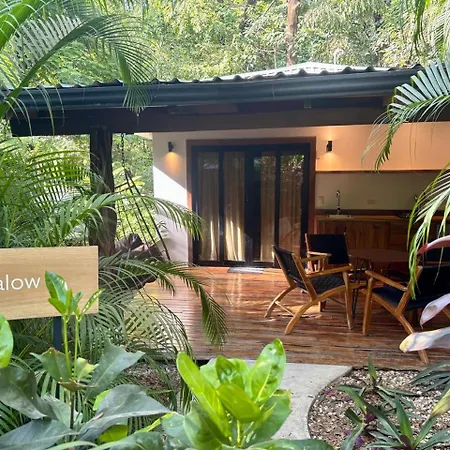 Makanas Beach Bungalows-3